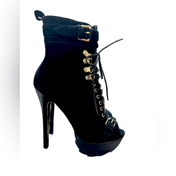 Bebe Yasmin Black Suede Peep Toe Platform Lace Up Zipper Boots Size7
NWT’s + box - Picture 1 of 4